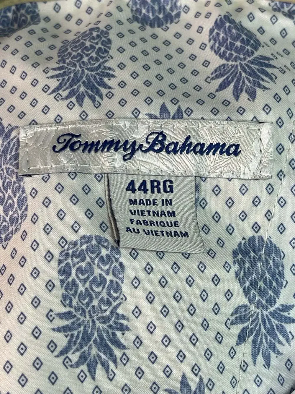 Tommy Bahama IslandZone Chip Shot Performance Shorts Sz 44 w/ 9” lgnth